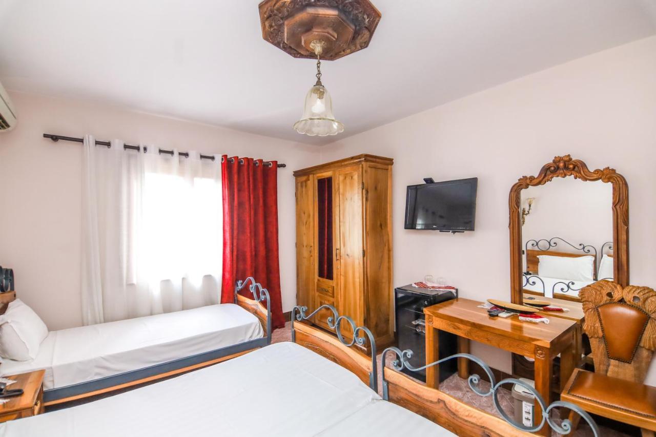 Brilant Antik Center Hotel Tirana Exterior photo